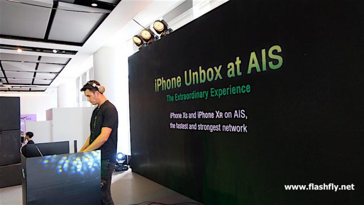 พาชมบรรยากาศงาน iPhone Unbox at AIS ที่ให้ลูกค้ารับเครื่อง iPhone XS Max, iPhone XS และ iPhone XR เป็นกลุ่มแรกๆก่อนใคร