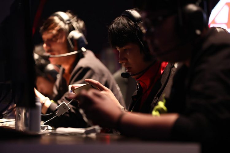 AIS ส่งทีมอีสปอร์ตไทยผงาด “ALPHA X” คว้าแชมป์ระดับภูมิภาคเหนือทีมโปรฯ จากทั่วโลก ใน “PVP E-Sports Championship” ณ ประเทศสิงคโปร์