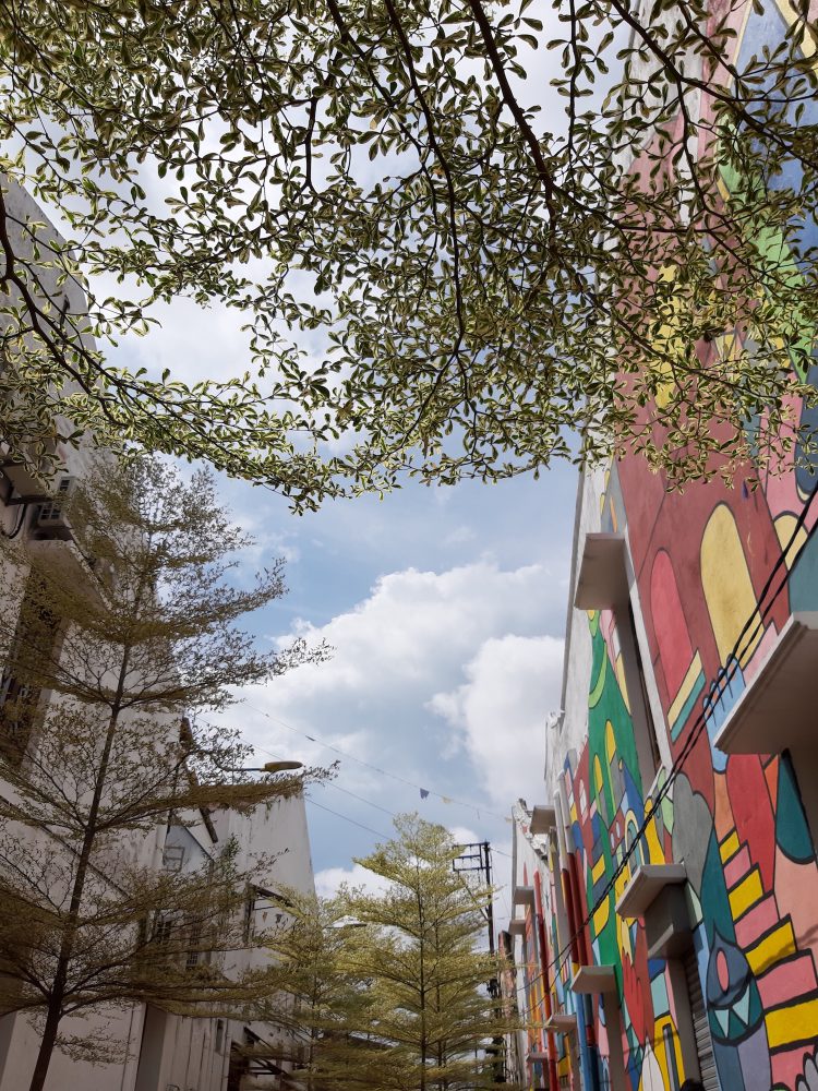 รีวิว Samsung Galaxy A7 สมาร์ทโฟนกล้องหลัง 3 ตัว รุ่นแรก กับดีไซน์พรีเมี่ยมสุดเงางาม สแกนนิ้วใหม่ที่ขอบด้านข้าง กับราคาเริ่มต้น 10,990 บาท