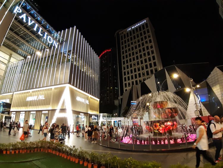 รีวิว Samsung Galaxy A7 สมาร์ทโฟนกล้องหลัง 3 ตัว รุ่นแรก กับดีไซน์พรีเมี่ยมสุดเงางาม สแกนนิ้วใหม่ที่ขอบด้านข้าง กับราคาเริ่มต้น 10,990 บาท