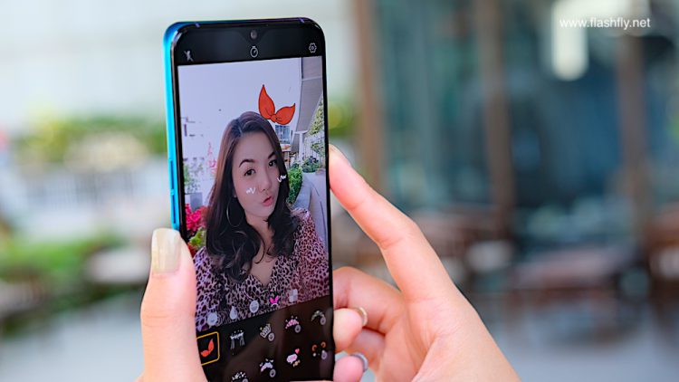 รีวิว OPPO R17 Pro สุดยอดสมาร์ทโฟนแห่งปี ดีไซน์สุดงาม สแกนนิ้วบนจอ กล้องหลัง 2 รูรับแสง โหมดถ่ายภาพกลางคืนขั้นเทพ ชาร์จเร็วที่สุดในโลก