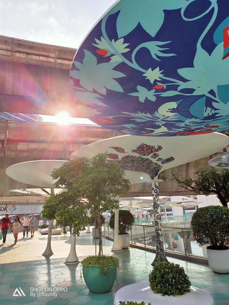 รีวิว OPPO R17 Pro สุดยอดสมาร์ทโฟนแห่งปี ดีไซน์สุดงาม สแกนนิ้วบนจอ กล้องหลัง 2 รูรับแสง โหมดถ่ายภาพกลางคืนขั้นเทพ ชาร์จเร็วที่สุดในโลก