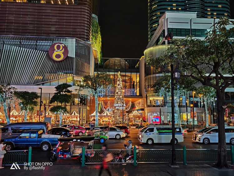 รีวิว OPPO R17 Pro สุดยอดสมาร์ทโฟนแห่งปี ดีไซน์สุดงาม สแกนนิ้วบนจอ กล้องหลัง 2 รูรับแสง โหมดถ่ายภาพกลางคืนขั้นเทพ ชาร์จเร็วที่สุดในโลก