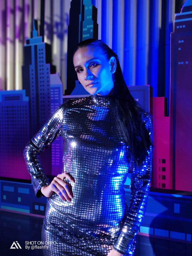 รีวิว OPPO R17 Pro สุดยอดสมาร์ทโฟนแห่งปี ดีไซน์สุดงาม สแกนนิ้วบนจอ กล้องหลัง 2 รูรับแสง โหมดถ่ายภาพกลางคืนขั้นเทพ ชาร์จเร็วที่สุดในโลก