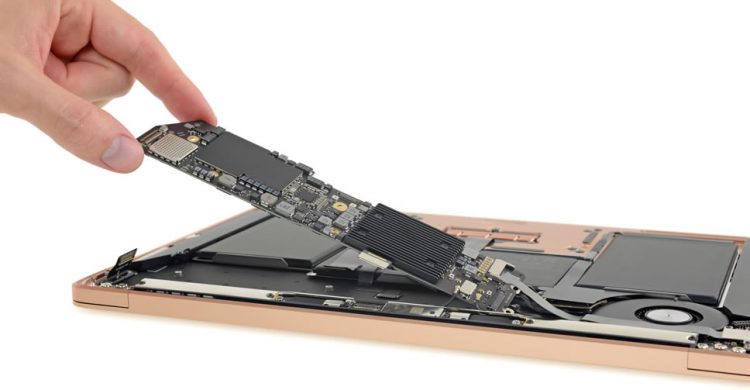 MacBook Air 2018 ถูกชำแหละแล้ว!! ยืนยันเปลี่ยนแบตเตอรี่ได้ง่ายขึ้น ใช้ปุ่มคีย์บอร์ดรุ่นเดียวกับ MacBook Pro