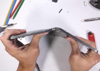 ใจไม่ถึงอย่าดู!! ชมคลิปงอเครื่อง iPad Pro 2018 และ Apple Pencil 2 จะทนทานแค่ไหนเชิญชม