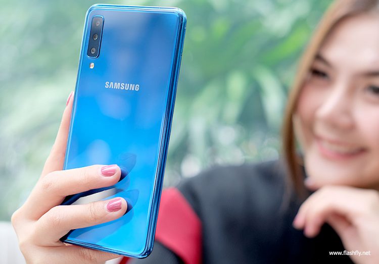 รีวิว Samsung Galaxy A7 สมาร์ทโฟนกล้องหลัง 3 ตัว รุ่นแรก กับดีไซน์พรีเมี่ยมสุดเงางาม สแกนนิ้วใหม่ที่ขอบด้านข้าง กับราคาเริ่มต้น 10,990 บาท