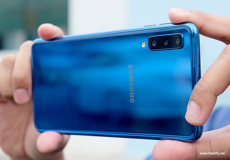 รีวิว Samsung Galaxy A7 สมาร์ทโฟนกล้องหลัง 3 ตัว รุ่นแรก กับดีไซน์พรีเมี่ยมสุดเงางาม สแกนนิ้วใหม่ที่ขอบด้านข้าง กับราคาเริ่มต้น 10,990 บาท