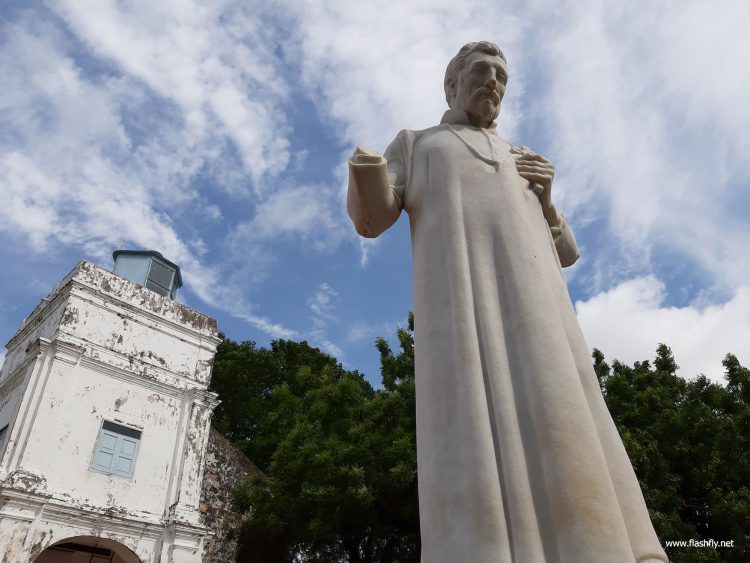 รีวิว Samsung Galaxy A7 สมาร์ทโฟนกล้องหลัง 3 ตัว รุ่นแรก กับดีไซน์พรีเมี่ยมสุดเงางาม สแกนนิ้วใหม่ที่ขอบด้านข้าง กับราคาเริ่มต้น 10,990 บาท