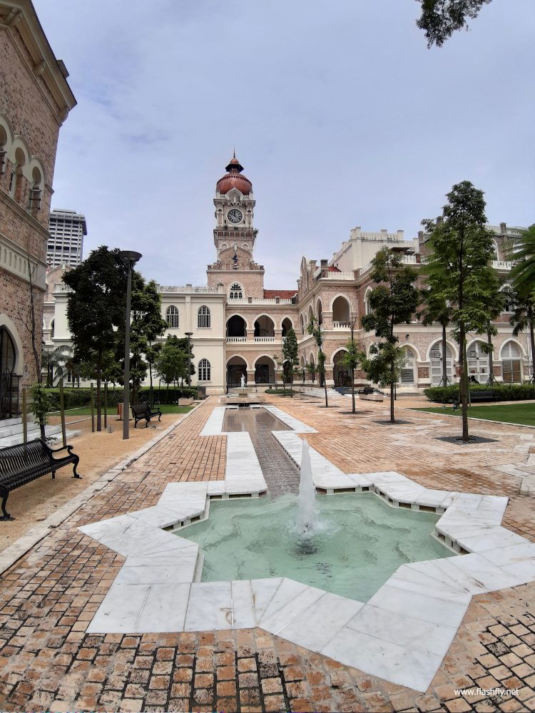 รีวิว Samsung Galaxy A7 สมาร์ทโฟนกล้องหลัง 3 ตัว รุ่นแรก กับดีไซน์พรีเมี่ยมสุดเงางาม สแกนนิ้วใหม่ที่ขอบด้านข้าง กับราคาเริ่มต้น 10,990 บาท