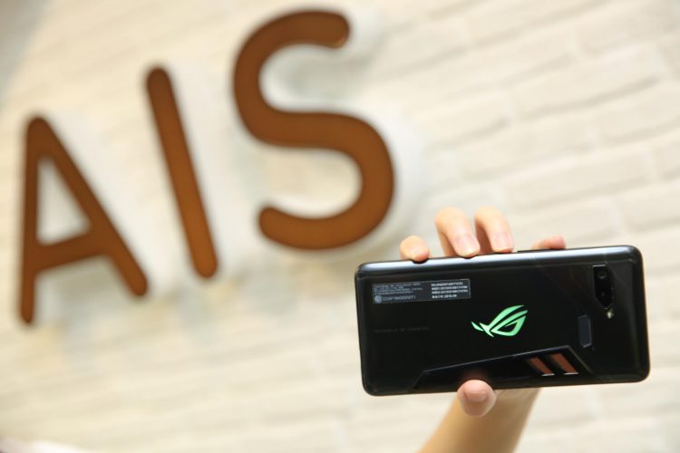 AIS เปิดจำหน่าย “ASUS ROG Phone” สุดยอดสมาร์ทโฟนสายพันธุ์เกมเอาใจสาวกอีสปอร์ตลดค่าเครื่องสูงสุด 6,000 บาท