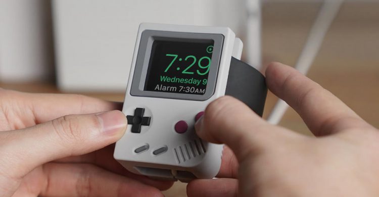 เปลี่ยน Apple Watch ให้ดูเหมือน Game Boy ในระหว่างชาร์จแบตเตอรี่ด้วย Elago W5 Stand