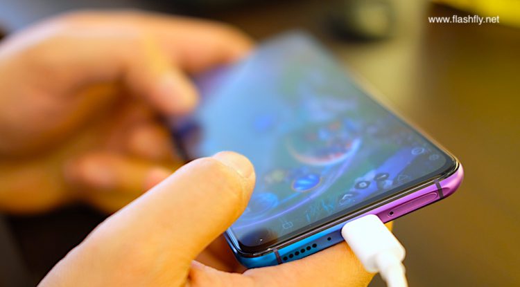 ชีวิตดีขึ้นเยอะ!! พก OPPO R17 Pro ไปเที่ยวทั้งวันชาร์จแบตแค่ 10 นาทีได้ถึง 40% ด้วย SuperVOOC Flash Charge ที่เร็วที่สุดในโลก
