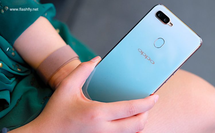 ต้อนรับปีใหม่ด้วย OPPO F9 รุ่นพิเศษ สีเขียวหยก Jade Green ไล่เฉดสีตัดขอบทองสุดงาม ความหมายมงคล มีจำนวนจำกัด