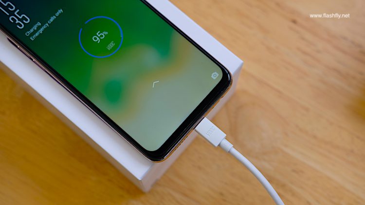 ต้อนรับปีใหม่ด้วย OPPO F9 รุ่นพิเศษ สีเขียวหยก Jade Green ไล่เฉดสีตัดขอบทองสุดงาม ความหมายมงคล มีจำนวนจำกัด