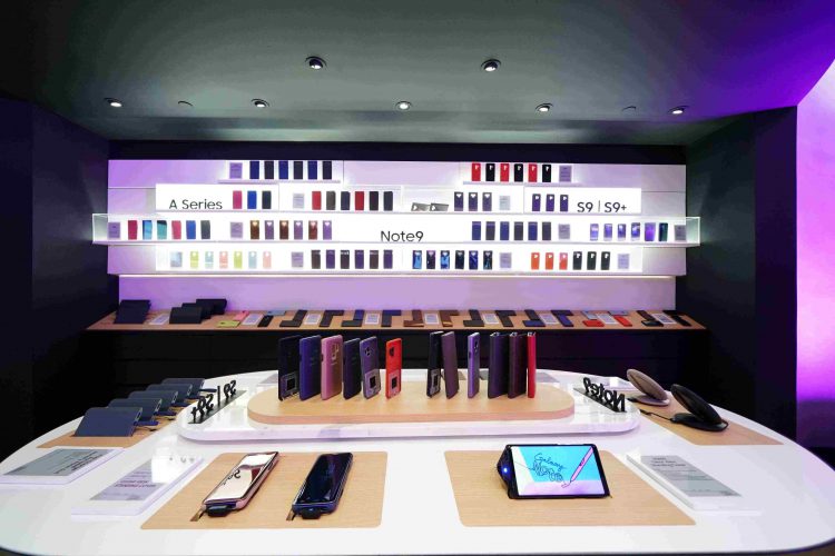 Samsung จัดเซอร์ไพร์สส่งท้ายปี เปิดตัว “ซัมซุง เอ็กซ์พีเรียนซ์ สโตร์ ลาร์จ” แฟลกชิปสโตร์แห่งแรกของไทย ชั้น 4 เซ็นทรัลเวิร์ล