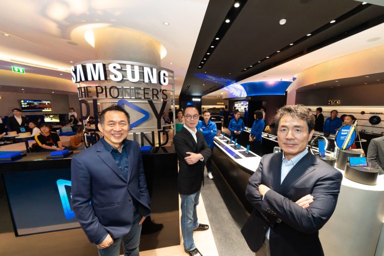 Samsung จัดเซอร์ไพร์สส่งท้ายปี เปิดตัว “ซัมซุง เอ็กซ์พีเรียนซ์ สโตร์ ลาร์จ” แฟลกชิปสโตร์แห่งแรกของไทย ชั้น 4 เซ็นทรัลเวิร์ล