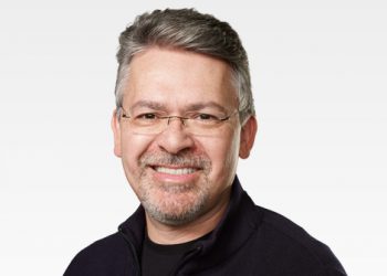 Apple แต่งตั้ง John Giannandrea เป็นรองประธานอาวุโสฝ่ายกลยุทธ์ Machine Learning และ AI