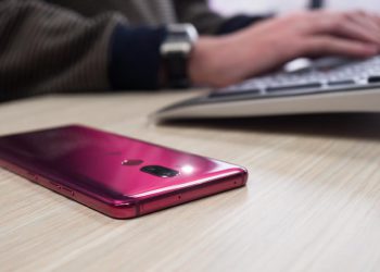 วิธีตั้งค่าแฟลช ให้กระพริบเมื่อมีสายเรียกเข้า ได้รับข้อความหรือการแจ้งเตือน สำหรับ Android