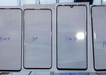 ภาพหลุด Screen Protector สำหรับ Huawei P30 Pro วางคู่กับ Screen Protector ของ Samsung Galaxy S10