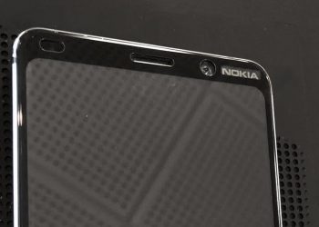 ภาพหลุดแผงหน้าจอ Nokia 9 สมาร์ทโฟนกล้องหลัง 5 ตัว ดีไซน์ตรงกับภาพเรนเดอร์ก่อนหน้านี้