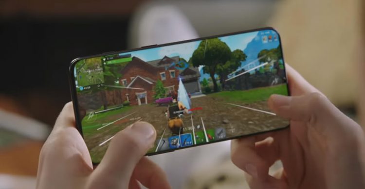 OnePlus 6T ถูกตัดต่อให้มีขอบจอบางลงกว่าความเป็นจริง ในวีดีโอโฆษณาบน YouTube