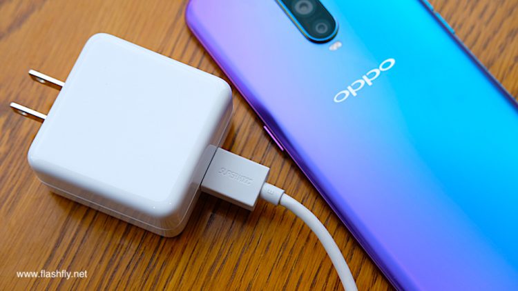 ชีวิตดีขึ้นเยอะ!! พก OPPO R17 Pro ไปเที่ยวทั้งวันชาร์จแบตแค่ 10 นาทีได้ถึง 40% ด้วย SuperVOOC Flash Charge ที่เร็วที่สุดในโลก