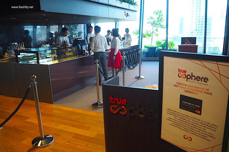 พาไปสัมผัสประสบการณ์ True 5G Digital Thailand เต็มรูปแบบที่ ทรู แบรนดิ้ง ช้อป ไอคอนสยาม