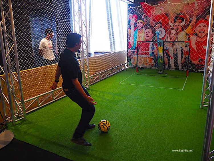 พาไปสัมผัสประสบการณ์ True 5G Digital Thailand เต็มรูปแบบที่ ทรู แบรนดิ้ง ช้อป ไอคอนสยาม