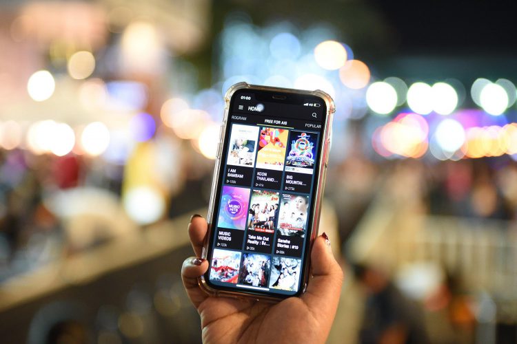 AIS เผยคนไทยยุคดิจิทัล ฮิตส่งความสุขปีใหม่ 2562 ผ่านโลกโซเชียล เพิ่มมากถึง 2 เท่า