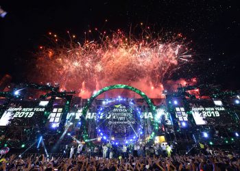 AIS สร้างปรากฎการณ์ความสุขส่งท้ายปี มันส์สุดขีด ในงาน AIS BANGKOK COUNTDOWN 2019 @centralwOrld