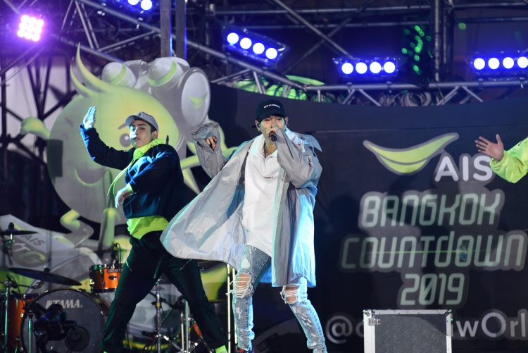 AIS สร้างปรากฎการณ์ความสุขส่งท้ายปี มันส์สุดขีด ในงาน AIS BANGKOK COUNTDOWN 2019 @centralwOrld