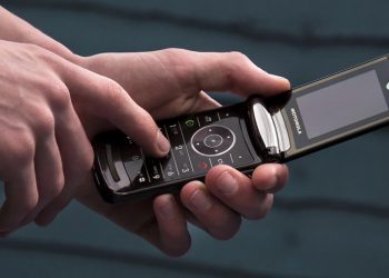 Motorola RAZR จะกลับมาทำตลาดอีกครั้ง ในรูปแบบสมาร์ทโฟนพับได้ พร้อมเปิดตัวในปีนี้