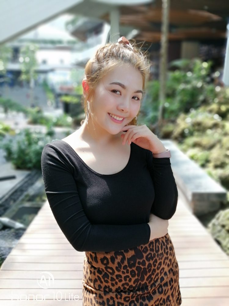 รีวิว Honor 10 Lite ดีไซน์ไล่เฉดสีสุดงาม เซลฟี่สวย สไตล์คุณ กล้อง AI ความละเอียด 24 ล้านพิกเซล สเปกแรงระดับเรือธง ราคาสุดคุ้ม