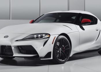 Toyota Supra 2020 รองรับ CarPlay แบบไร้สาย และอุปกรณ์ชาร์จแบตเตอรี่สมาร์ทโฟนแบบไร้สาย