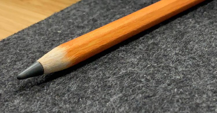 แท่งเดียวในโลก!! Apple Pencil รุ่นใหม่ล่าสุด ที่ดูเหมือนดินสอไม้ของจริง