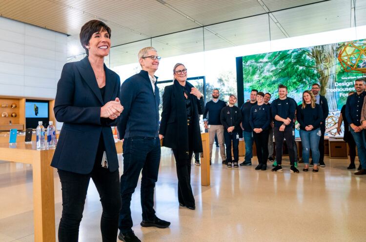 Apple แต่งตั้ง Deirdre O’Brien เป็นรองประธานอาวุโสฝ่าย Retail + People แทน Angela Ahrendts หลังสร้างความสำเร็จต่อเนื่องถึง 5 ปี