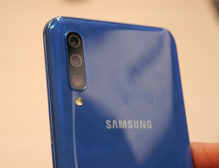 Samsung Galaxy A50 โผล่ร่วมงาน MWC 2019 มาพร้อมกล้องหลัง 3 ตัว สแกนนิ้วบนจอ