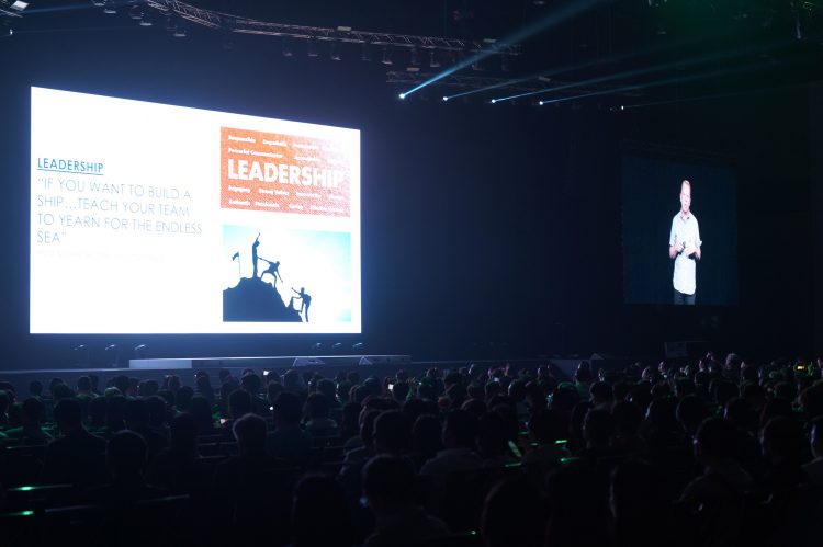 AIS ประกาศวิสัยทัศน์ปี 2019 เดินหน้านำศักยภาพจากเทคโนโลยี Digital Intelligent ในรูปแบบ Platform มีอะไรน่าสนใจบ้างดูได้ที่นี่