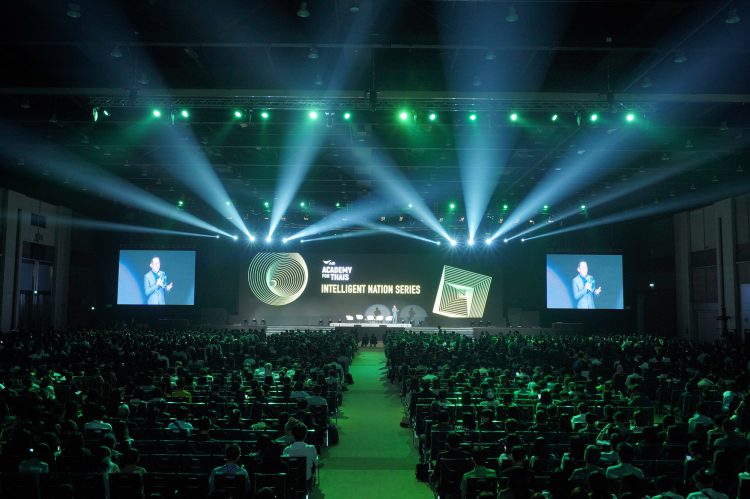 AIS ประกาศวิสัยทัศน์ปี 2019 เดินหน้านำศักยภาพจากเทคโนโลยี Digital Intelligent ในรูปแบบ Platform มีอะไรน่าสนใจบ้างดูได้ที่นี่