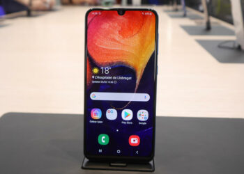 Samsung Galaxy A50 โผล่ร่วมงาน MWC 2019 มาพร้อมกล้องหลัง 3 ตัว สแกนนิ้วบนจอ