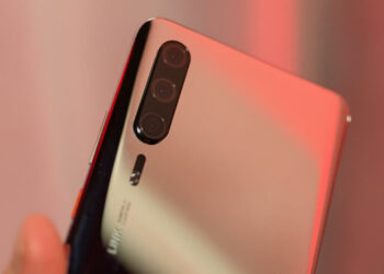 เผยโฉม Huawei P30 Pro แอบนำมาโชว์ในงาน MWC 2019 ก่อนเปิดตัวปลายเดือนหน้า