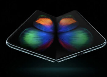 ภาพหลุด Samsung Galaxy Fold สมาร์ทโฟนพับได้ ก่อนเปิดตัวพร้อม Galaxy S10