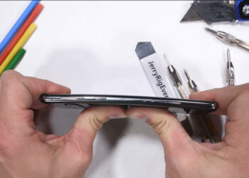 ไม่กล้าอย่าดูชมคลิป Samsung Galaxy S10 ถูกทดสอบความแกร่งทั้งขุดขีดหน้าจอ ลนไฟ งอด้วยมือเปล่า จะเป็นอย่างไร