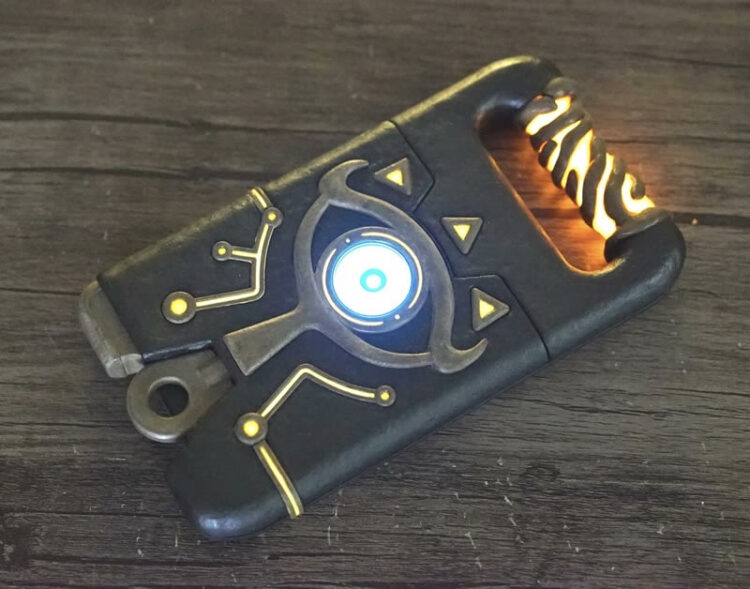 แฟนเกมชาวญี่ปุ่น สร้างเคส iPhone เหมือนกับ Sheikah Slate จากเกม The Legend of Zelda: Breath of the Wild