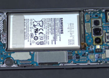 ชมคลิปชำแหละ Samsung Galaxy S10e, Galaxy S10 และ Galaxy S10+ เผยให้เห็นเซ็นเซอร์สแกนลายนิ้วมืออัลตราโซนิกสุดบาง