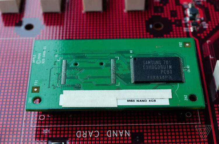 ต้นแบบทางวิศวกรรมของ iPhone รุ่นแรก ถูกเปิดเผยออกมาเป็นครั้งแรก!!