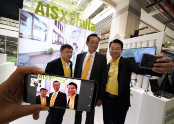 ครั้งแรกในไทย First 5G LIVE VDO call by AIS x CHULA ภายใต้การสนับสนุนจาก กสทช.﻿