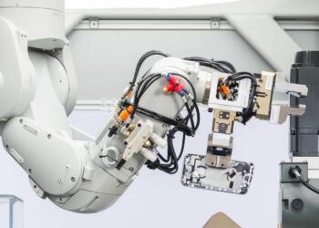 Apple ขยายโครงการรีไซเคิลทั่วโลก Daisy หุ่นยนต์รีไซเคิลแยกชิ้นส่วนมากขึ้น​ 4 เท่า 1.2 ล้านเครื่องต่อปี