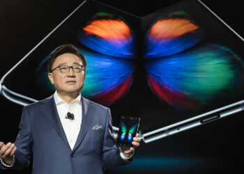 Samsung ขอเป็นผู้นำสมาร์ทโฟนต่อไปอีก 10 ปี และมีแผนขยายตลาดสมาร์ทโฟนพับได้ ให้เข้าถึงได้ง่ายขึ้น